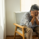 Entenda como os golpes contra idosos acontecem e, com o Sindnapi - Sindicato Nacional dos Aposentados, Pensionistas e Idosos, saiba o que fazer para evitar fraudes.